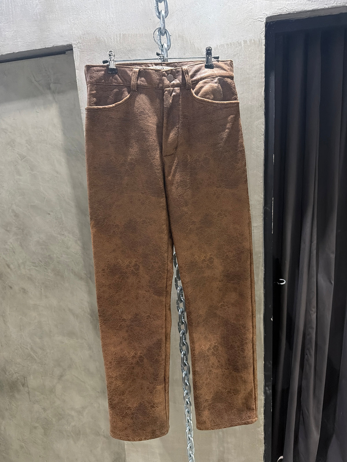BROWN JEANS FUX LEATHER