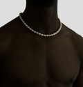 THE PEARLS NECKLACE
