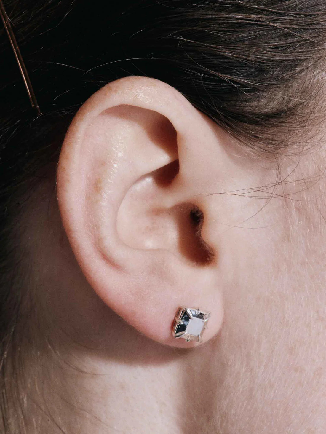 SMALL SINGLE FAKE DIAMOND EARRING - PRINCESS