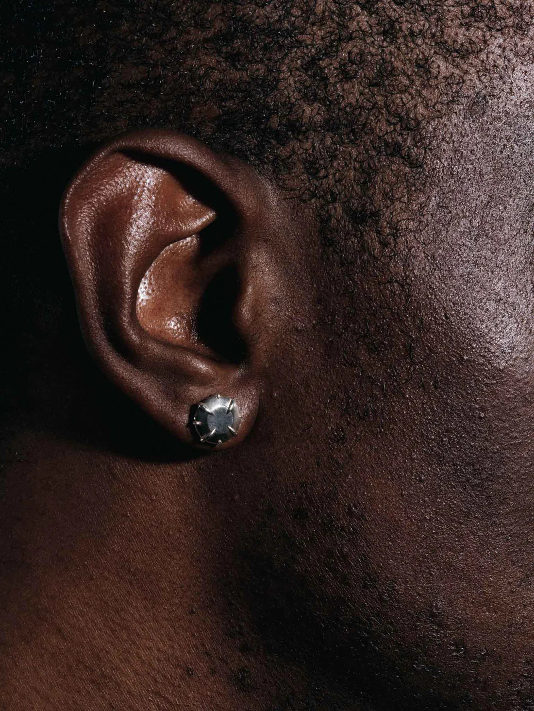 LARGE SINGLE FAKE DIAMOND EARRING - ROUND