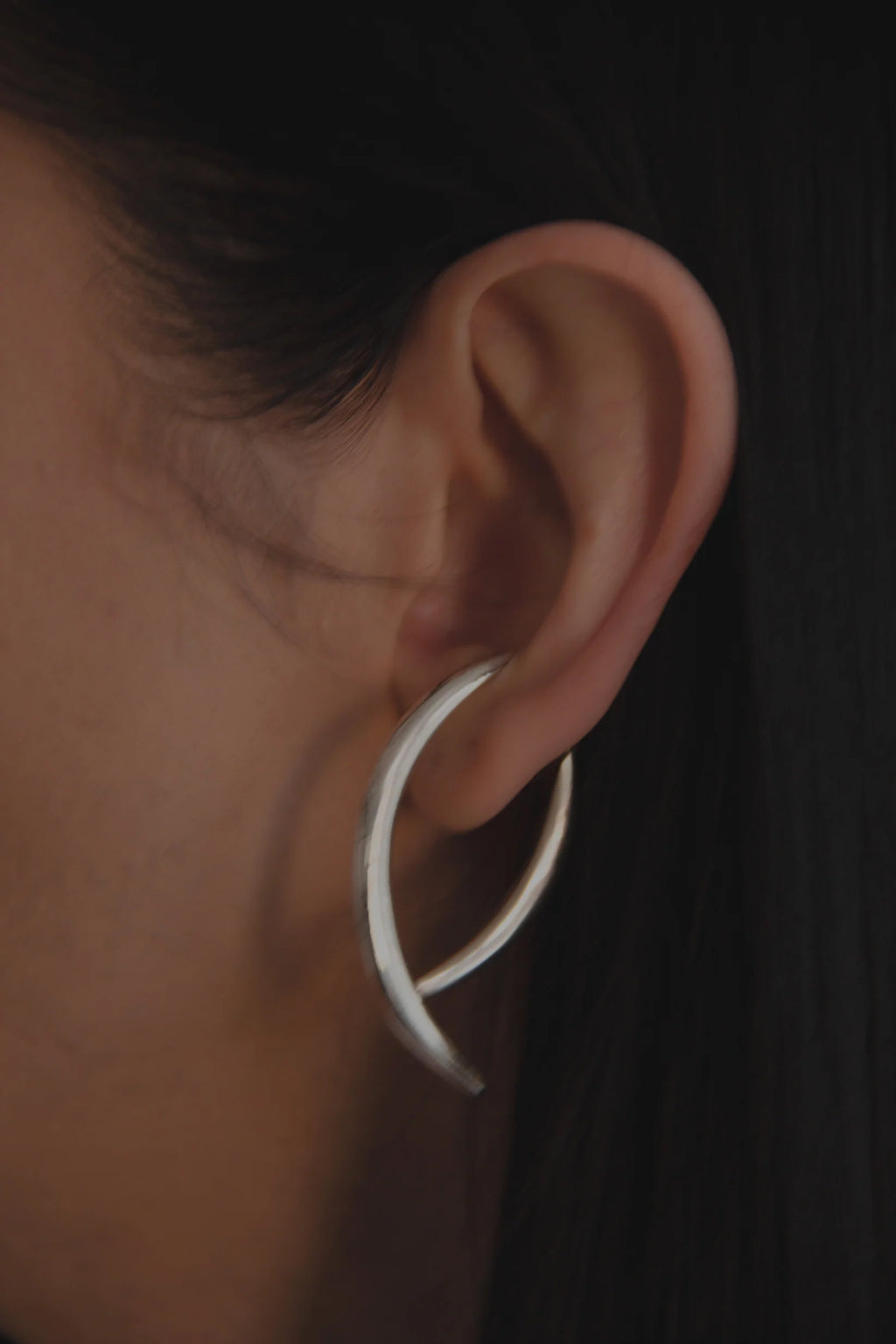 CROSSED EARCUFF
