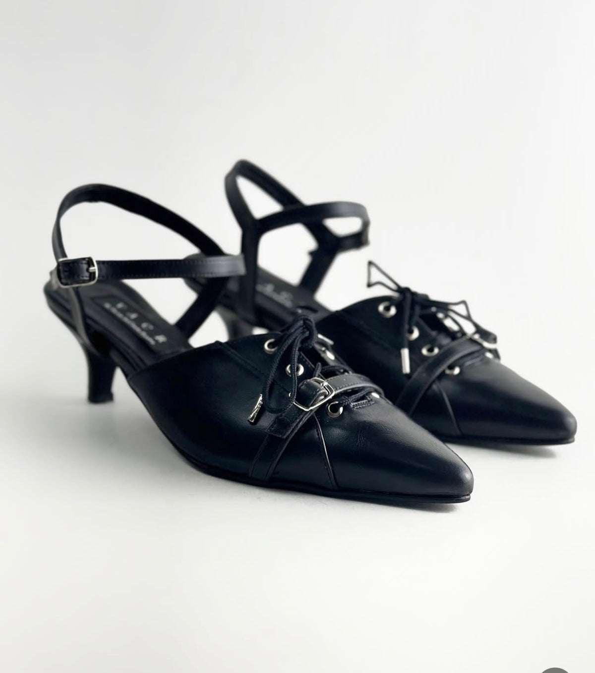 MÓNICA HEELS