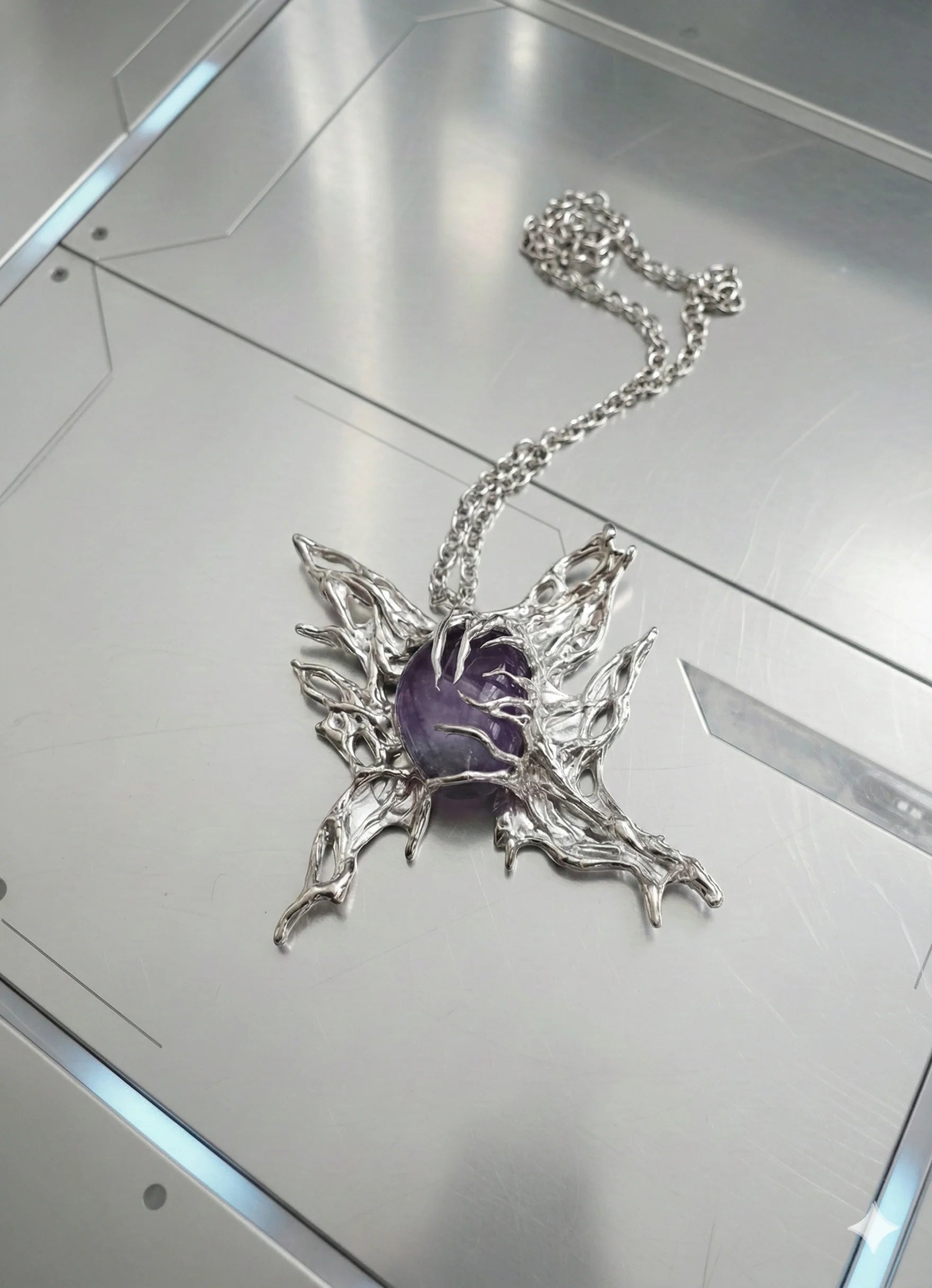 EME NECKLACE