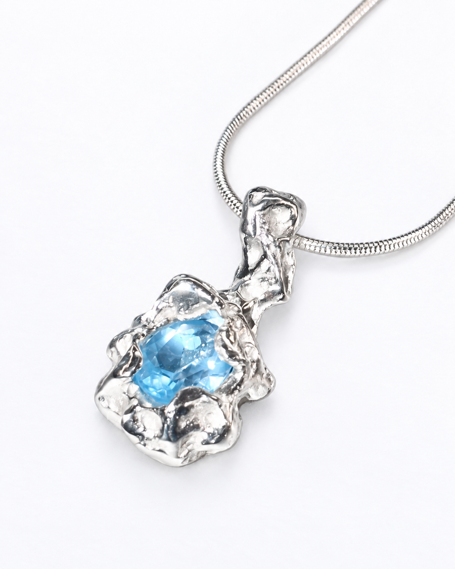 PIEDRA NECKLACE