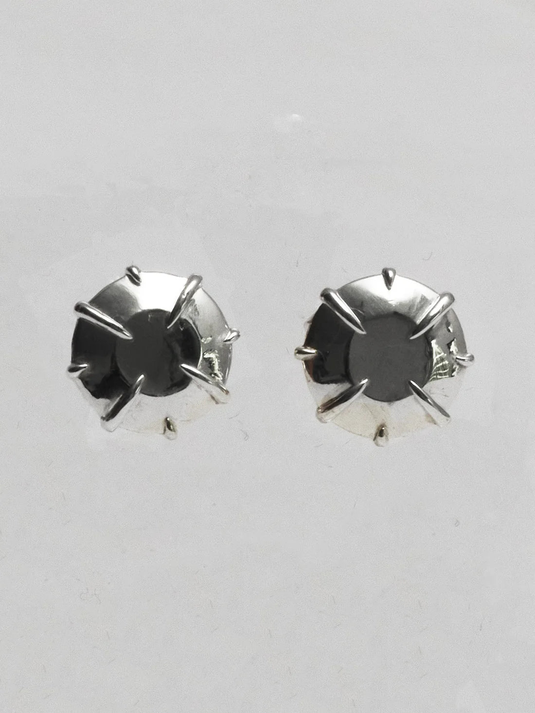 LARGE SINGLE FAKE DIAMOND EARRING - ROUND